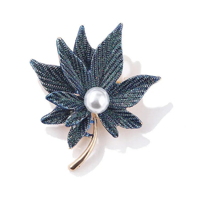 SB335 - Retro Maple Leaf Brooch