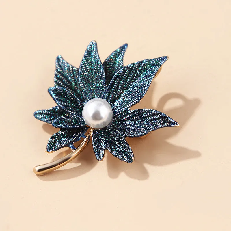 SB335 - Retro Maple Leaf Brooch