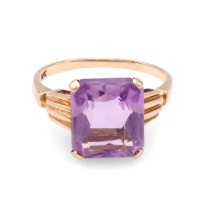 Vintage Amethyst Yellow Gold Solitaire Ring